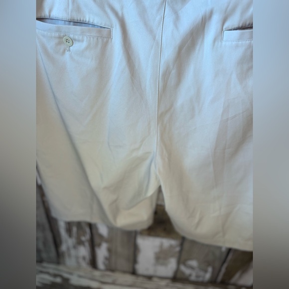 Nike Golf Dri Fit Men’s Size 40 Shorts Light Tan Inseam 10” - Picture 7 of 9